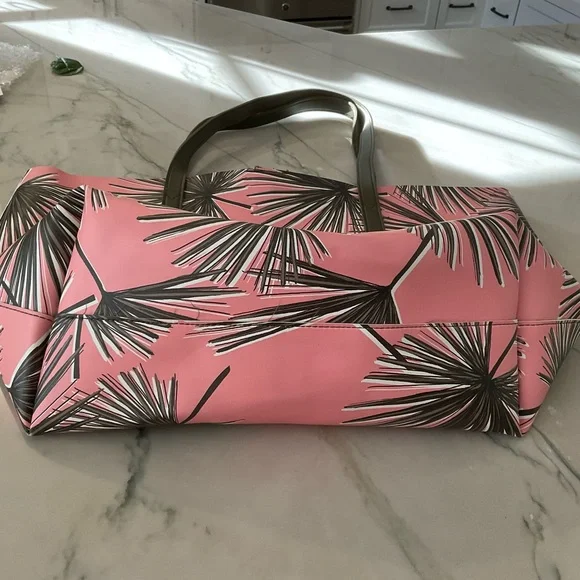A New Day Palms Faux Tote Beach Bag - Picture 8 of 10